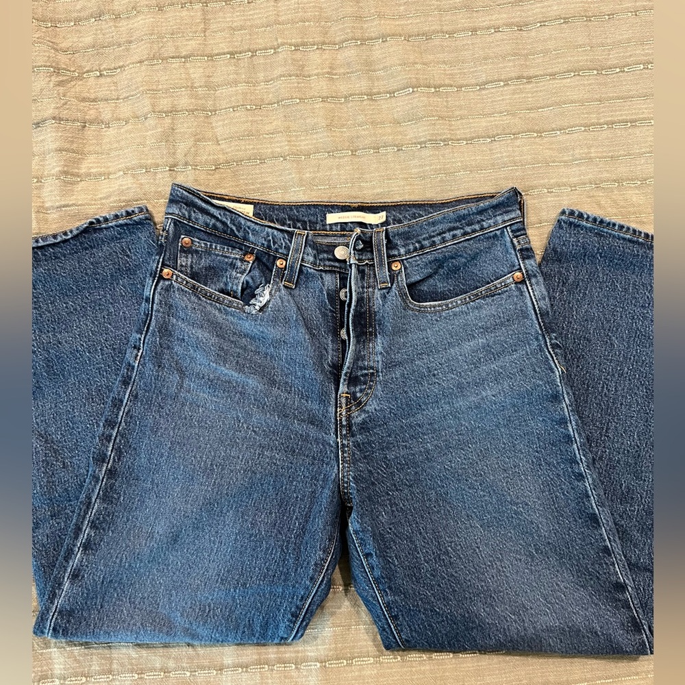 Wedgie Straight Blue Jeans